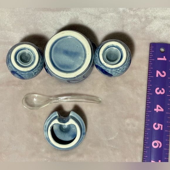 Vintage Blue Salt Glaze Stoneware Pottery Salt & Pepper Shaker with Sugar Bowl - Picture 4 of 4